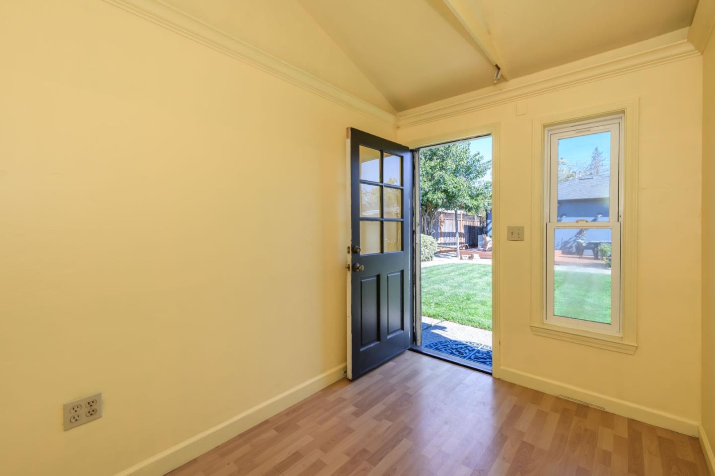 1162 Mckinley Street