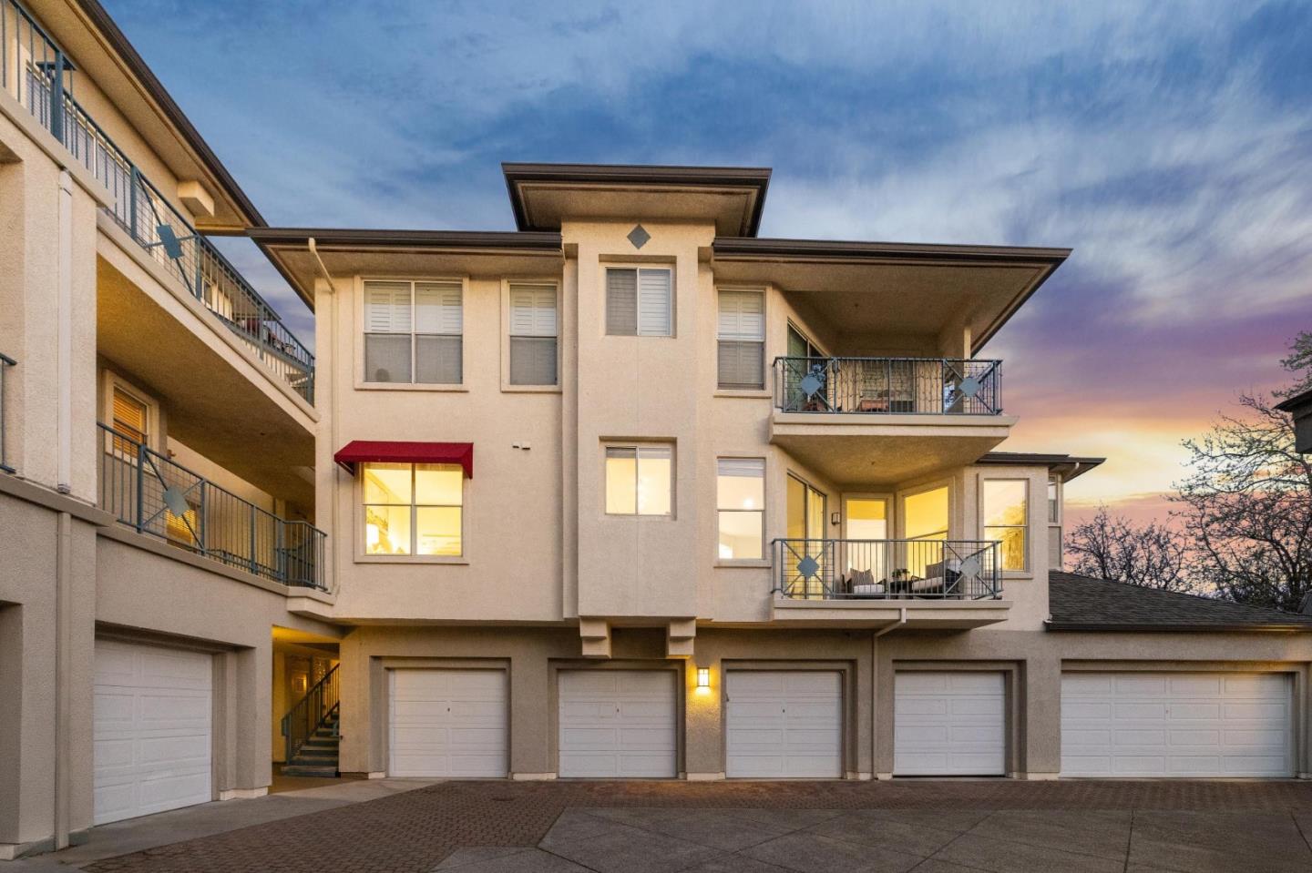 100 Baltic Circle 128