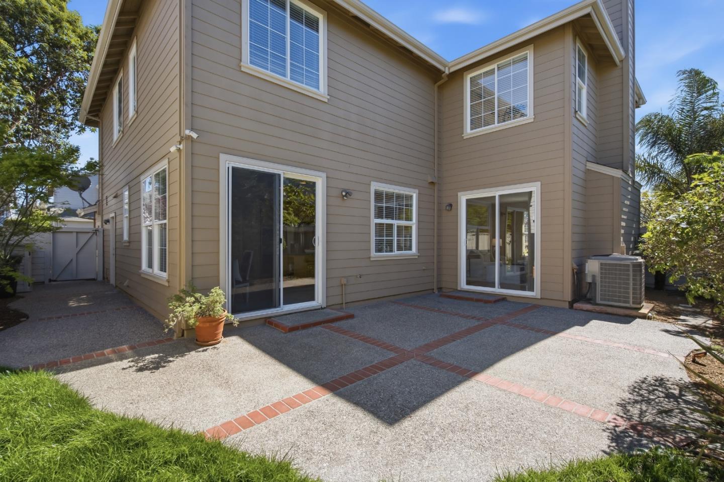 703 Lacewing Lane