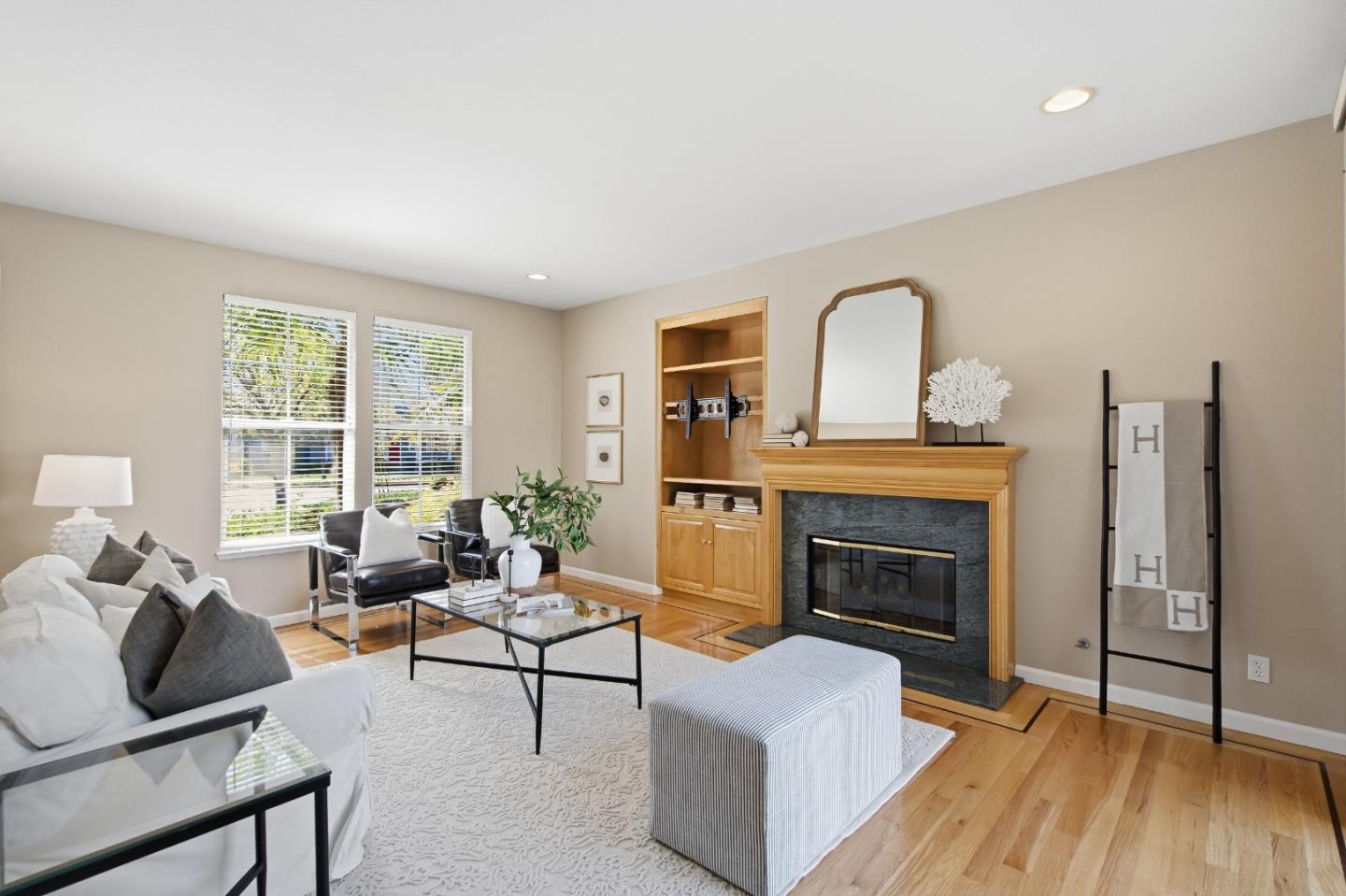703 Lacewing Lane