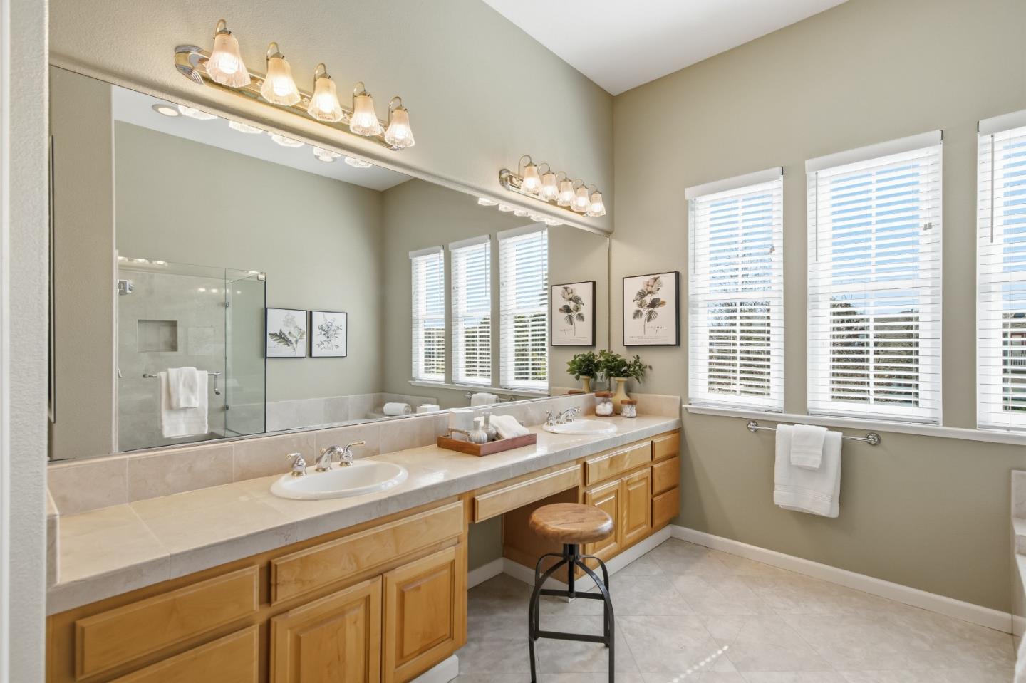 703 Lacewing Lane