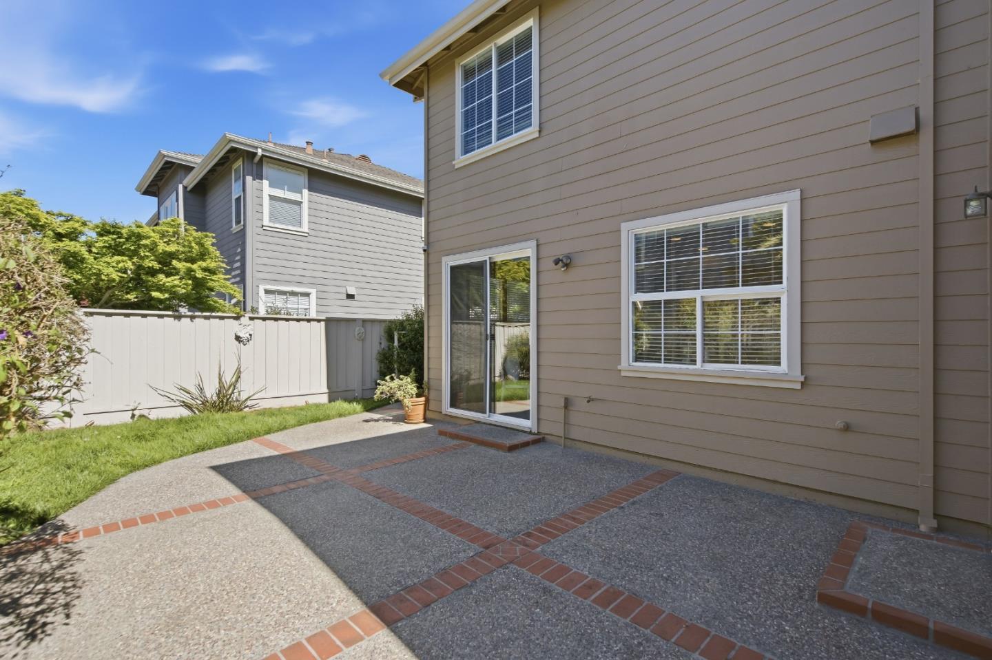703 Lacewing Lane