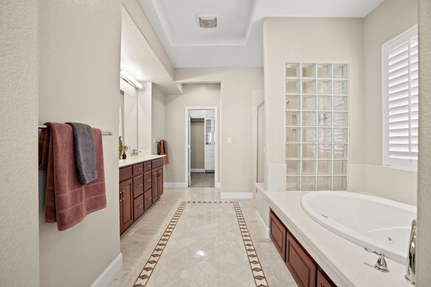 15 Monte Vista Way