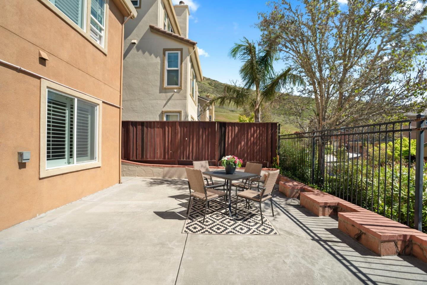 15 Monte Vista Way