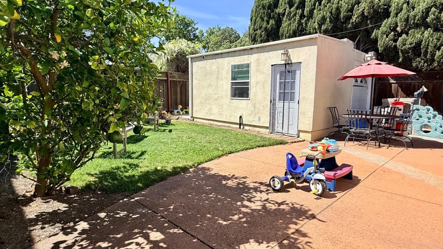 1425 California Drive