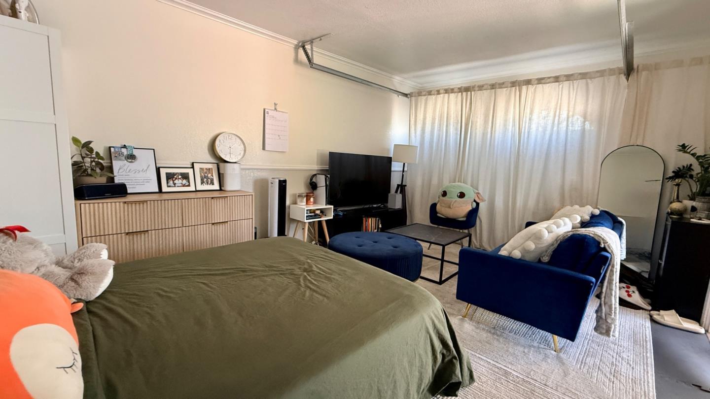 1425 California Drive