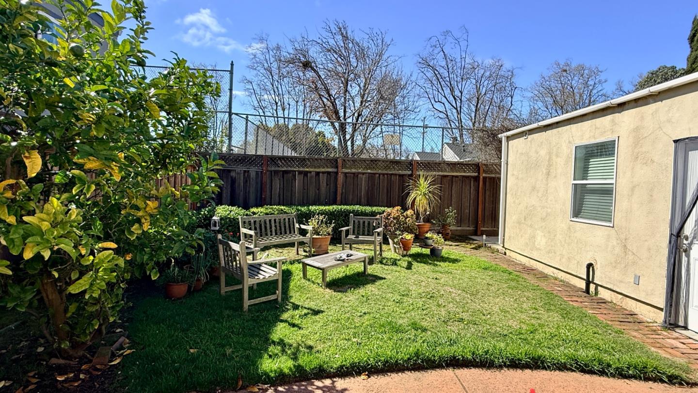 1425 California Drive