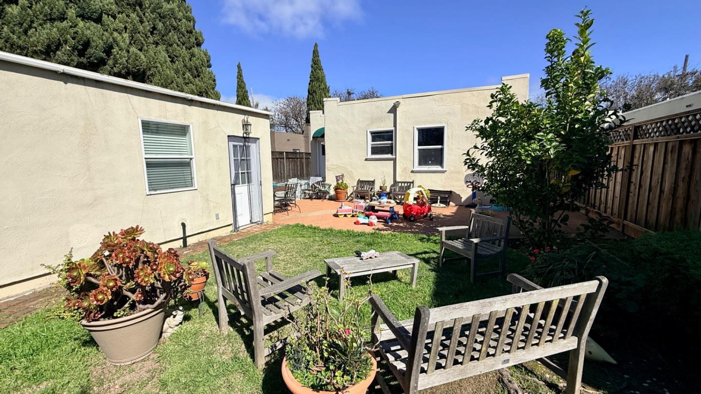 1425 California Drive