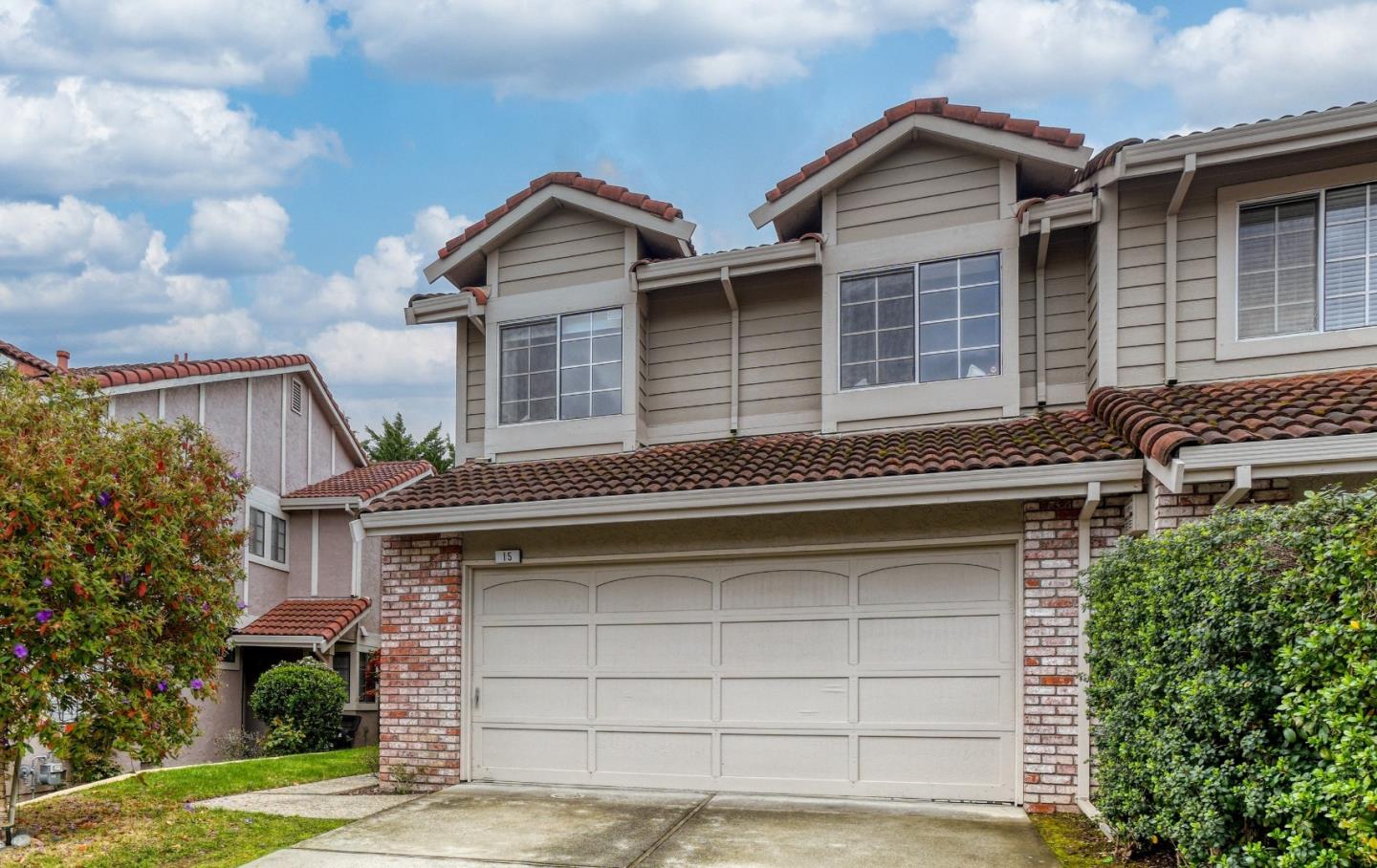 15 Amy Dr