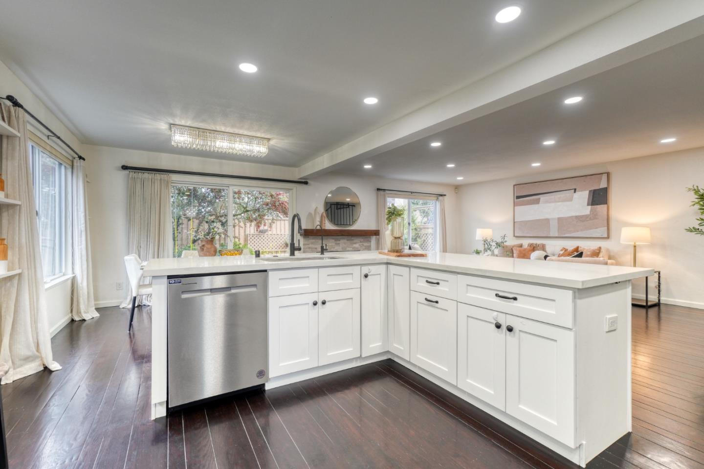 15 Amy Dr