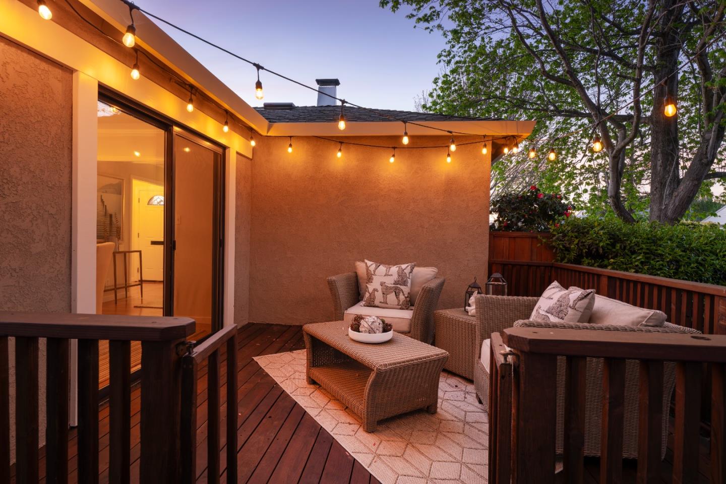 910 Folkstone Avenue