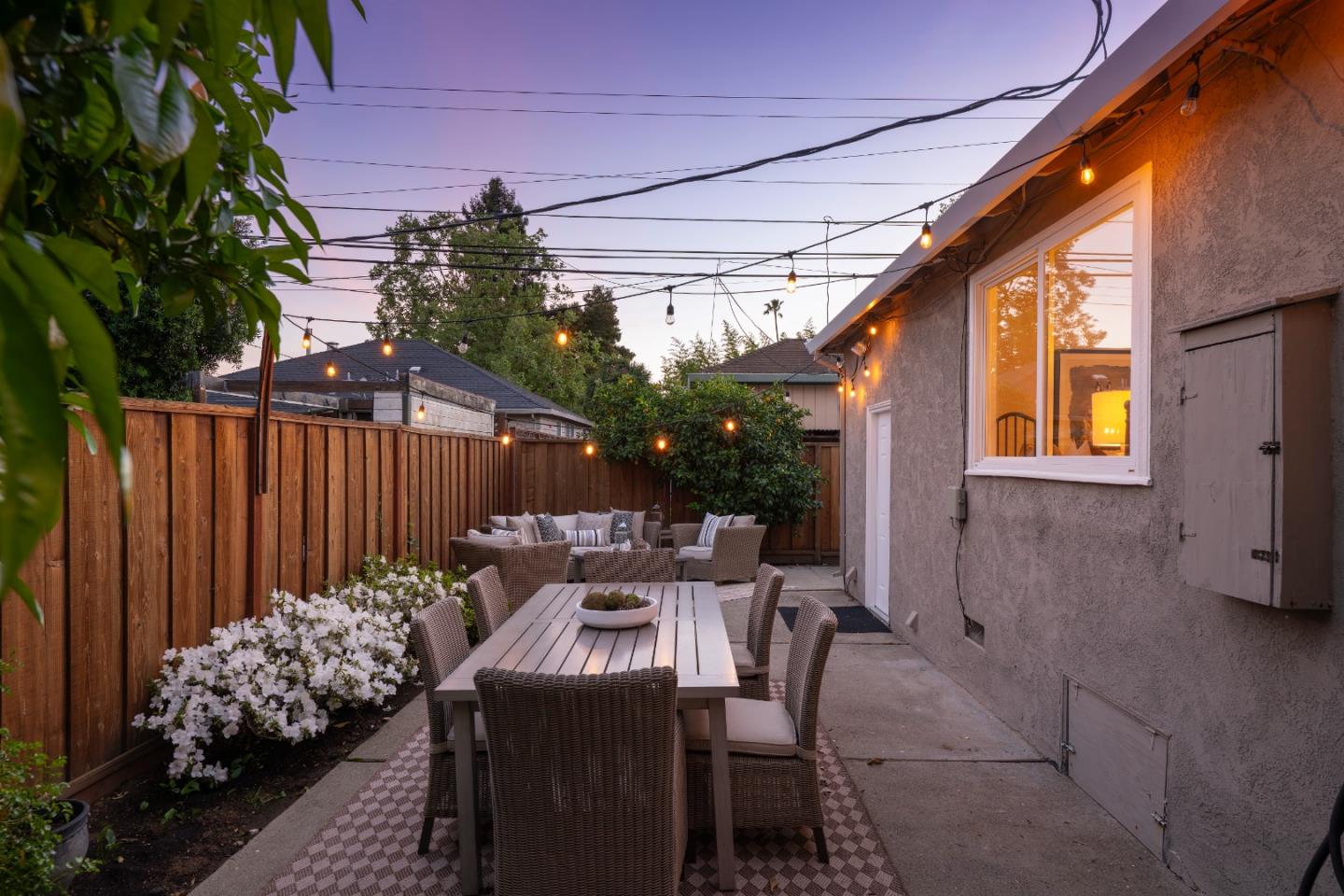 910 Folkstone Avenue