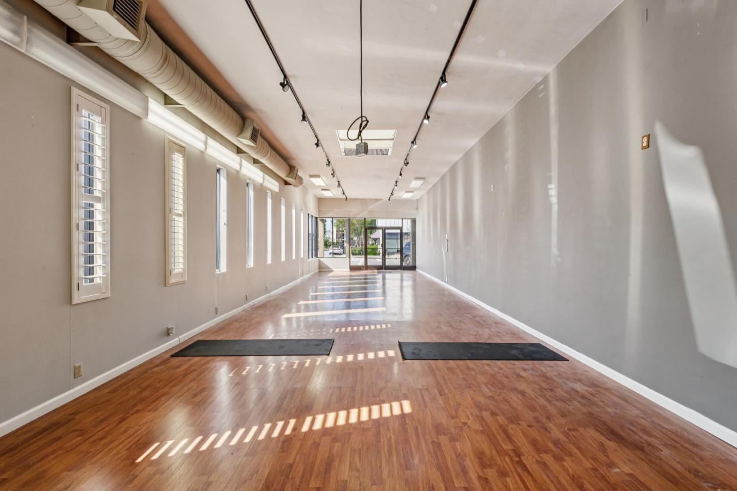 33 West 25th Avenue