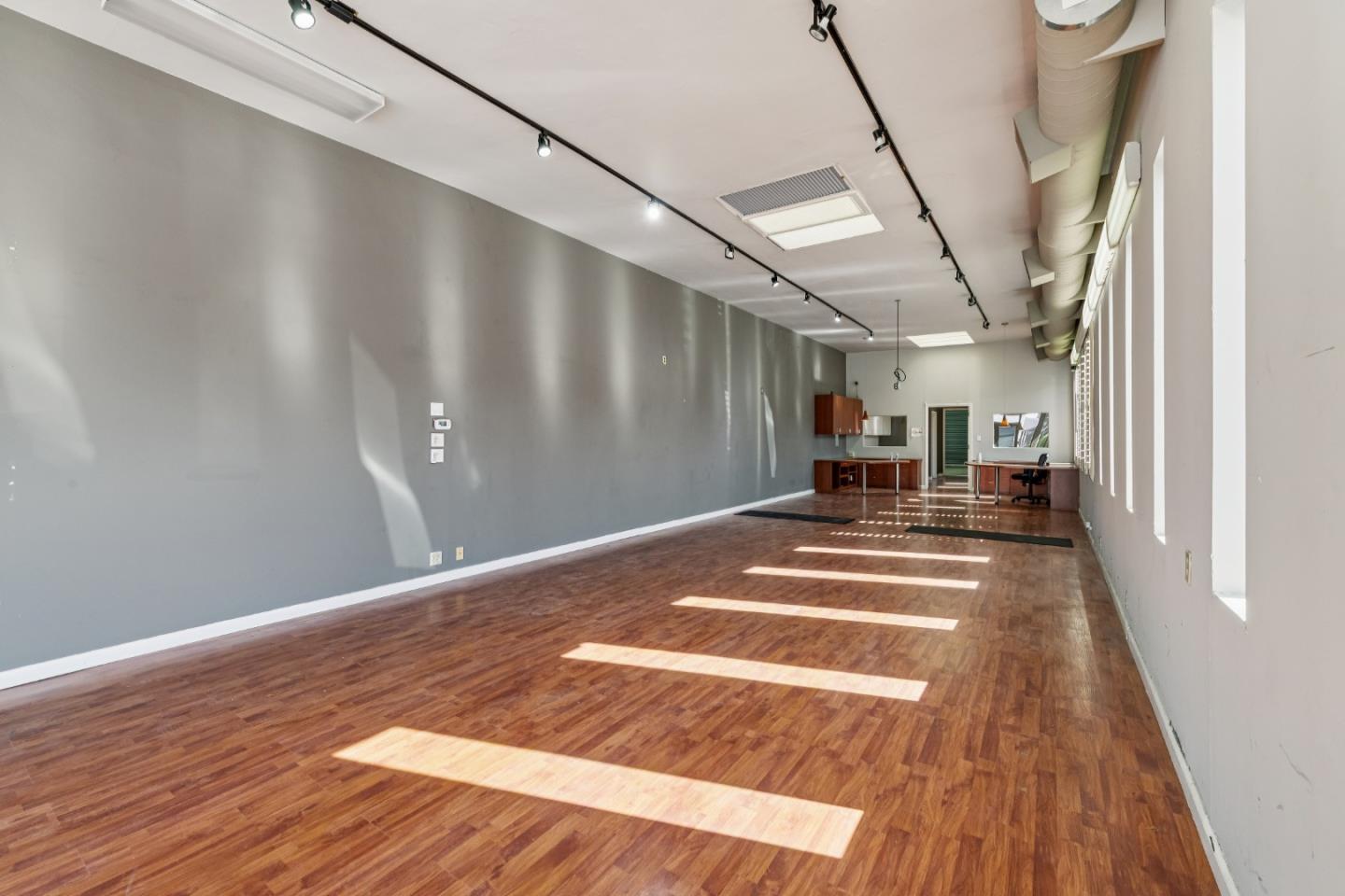 33 West 25th Avenue
