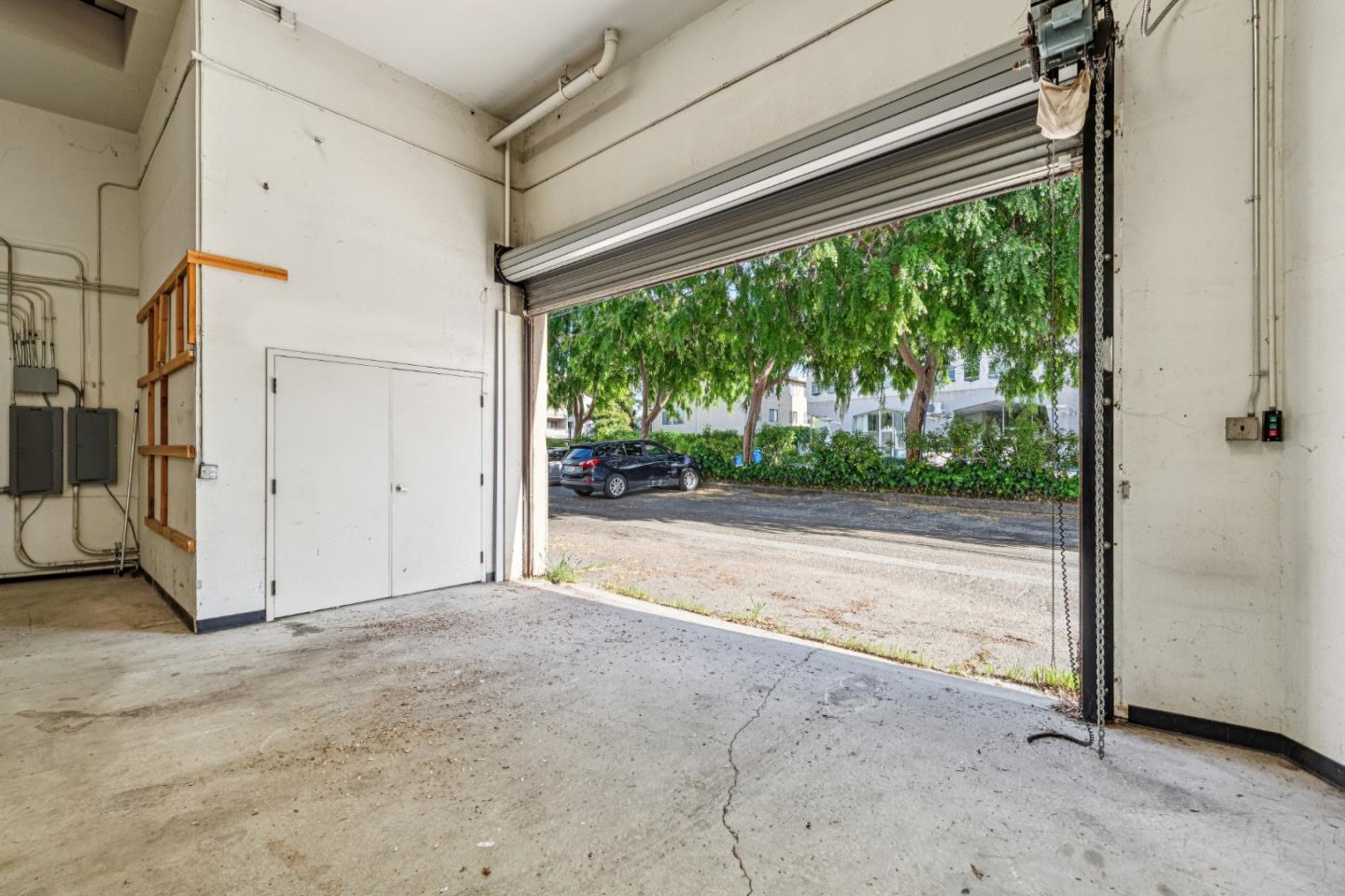 33 West 25th Avenue