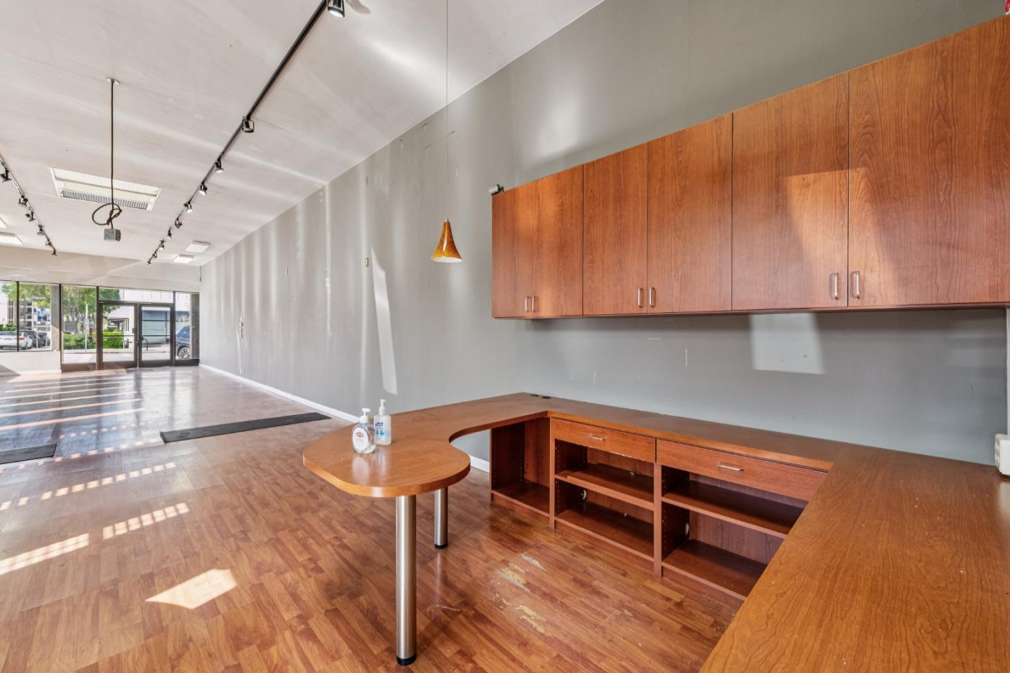 33 West 25th Avenue