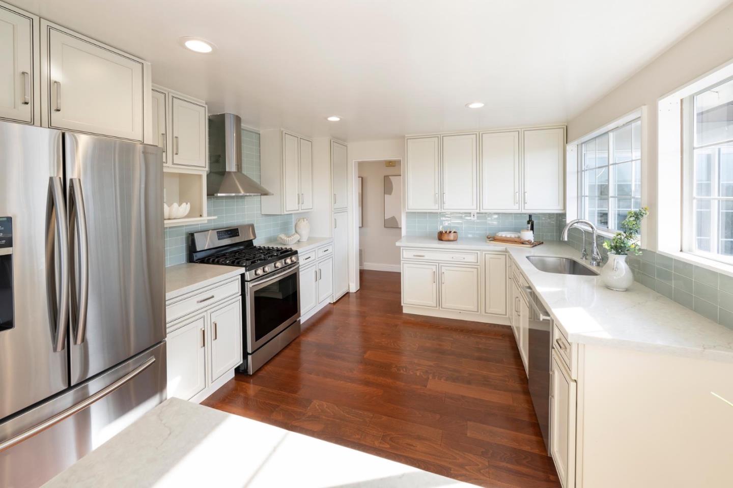 1340 Manzanita Drive