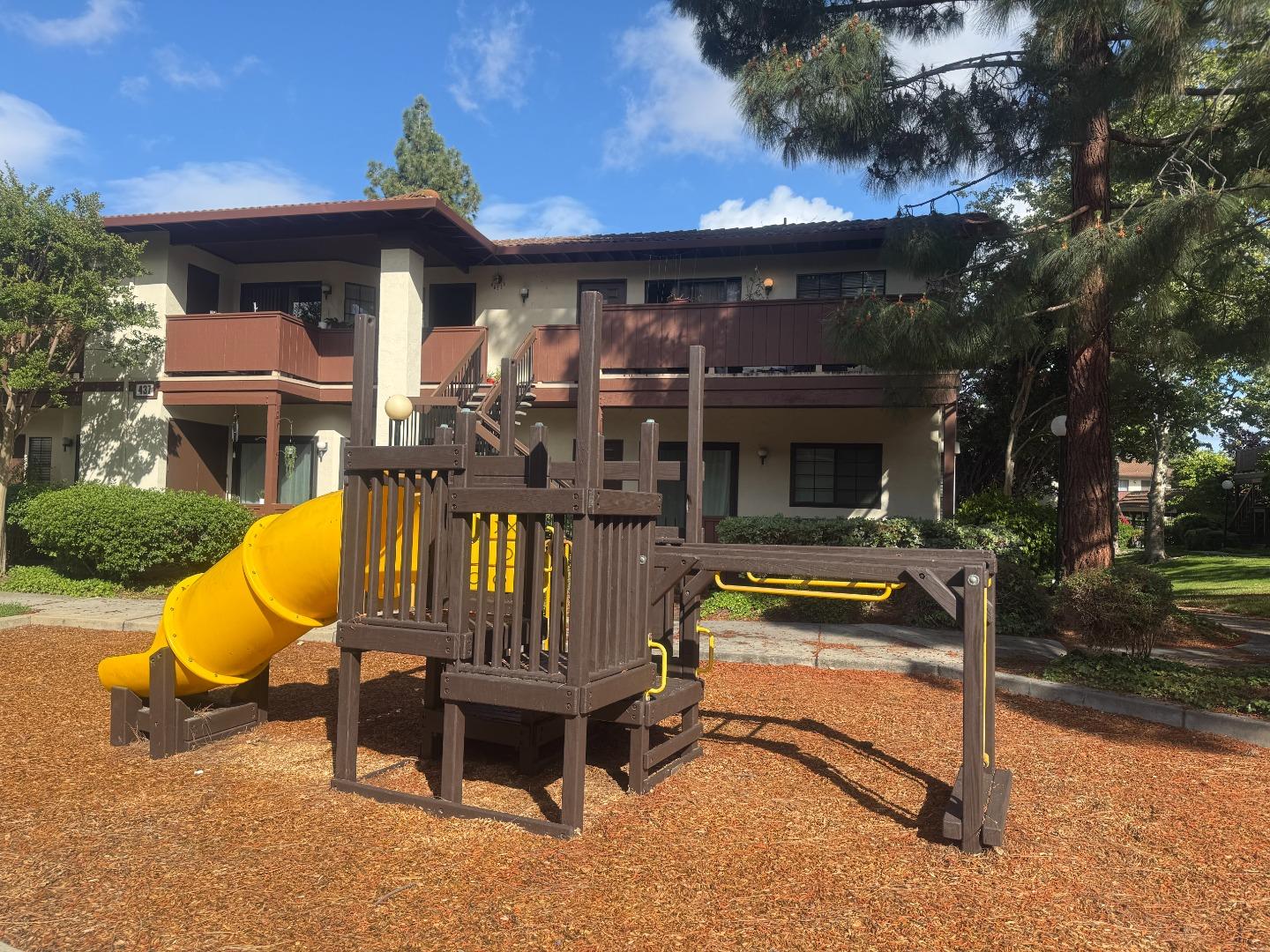 466 Costa Mesa Terrace G