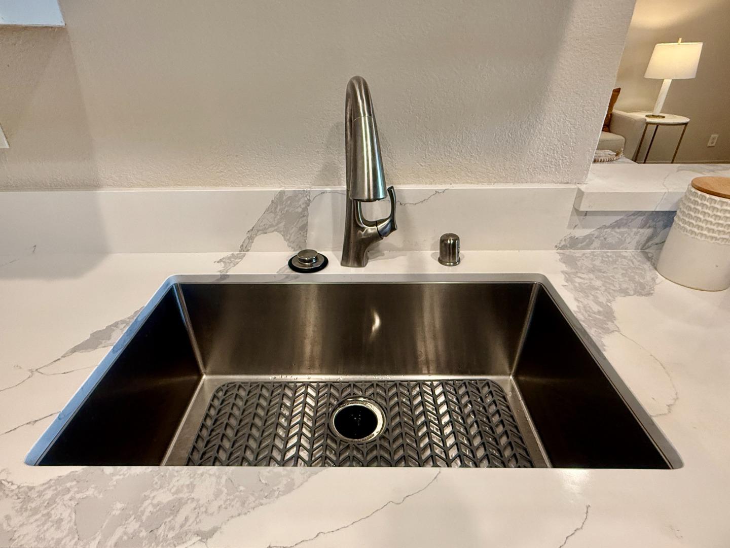 466 Costa Mesa Terrace G