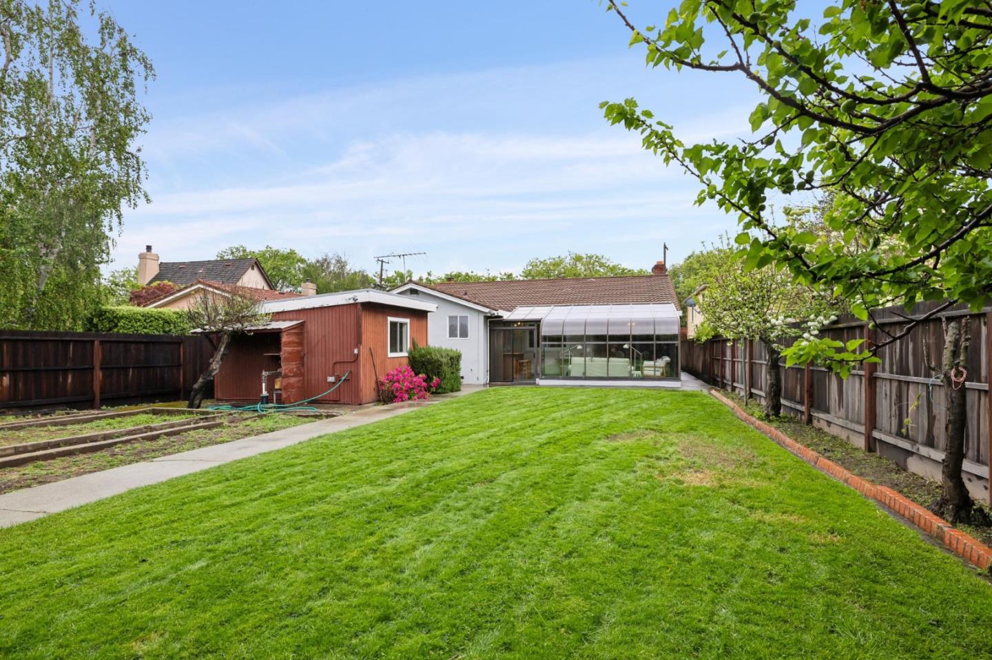 390 Hobart Avenue