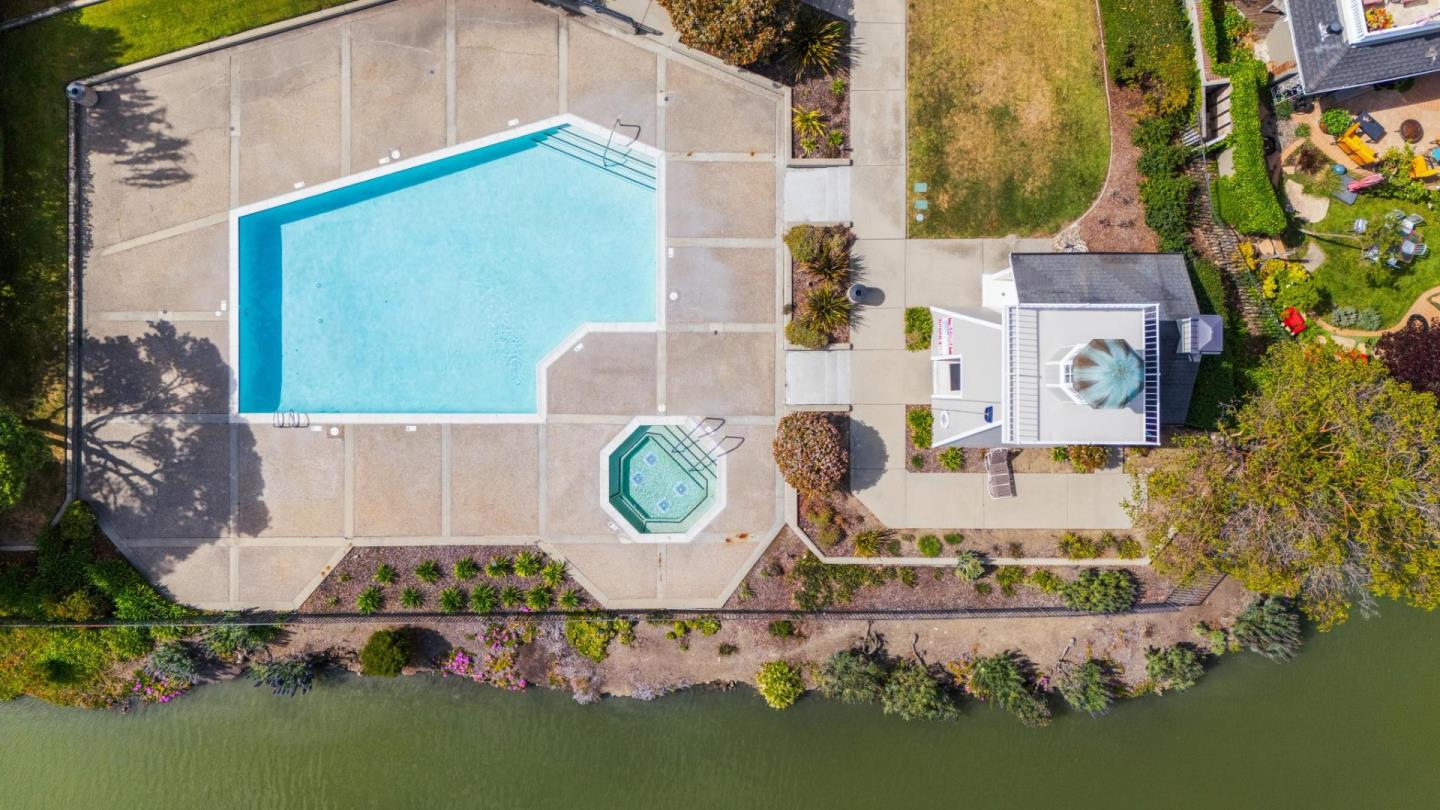 869 Newport Circle