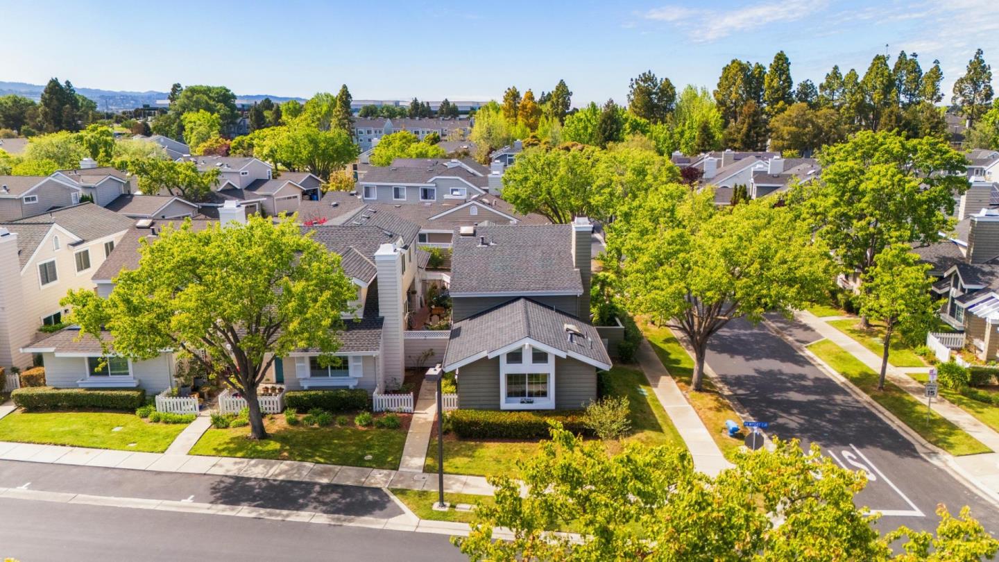 869 Newport Circle