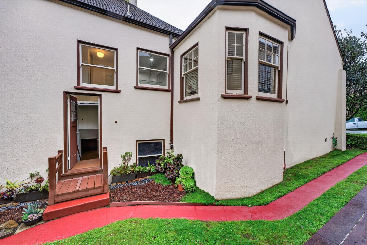 335 Yerba Buena Avenue