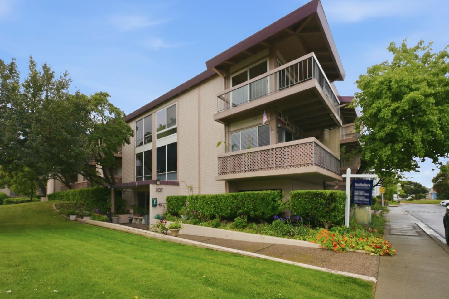 707 Fathom Drive 108