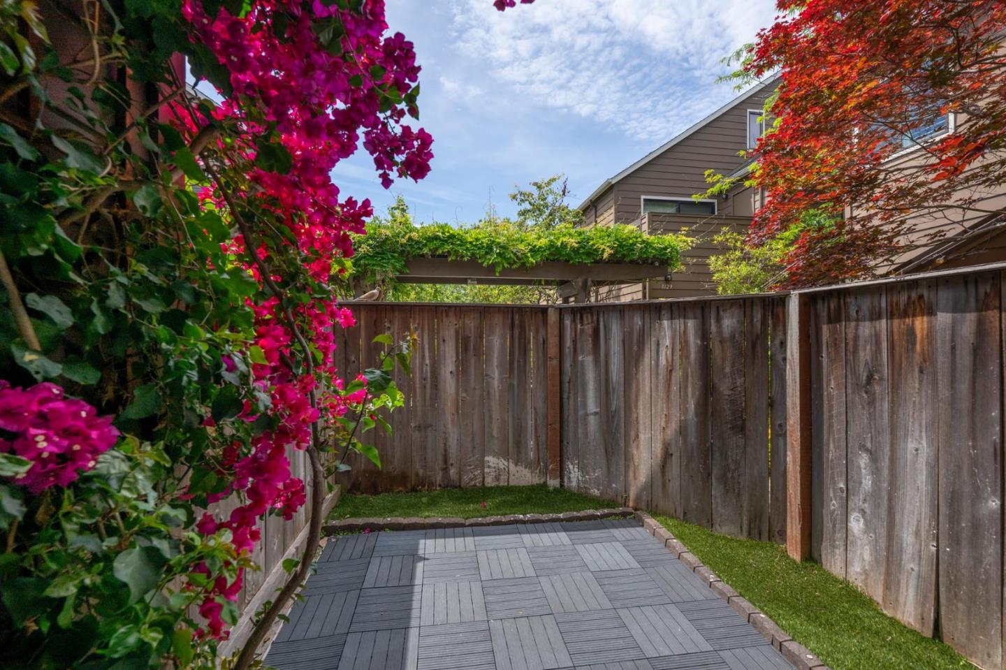 1135 Shoreline Drive