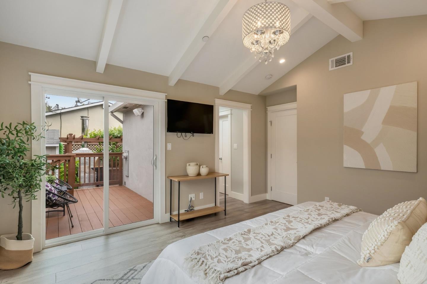 409 Poinsettia Avenue