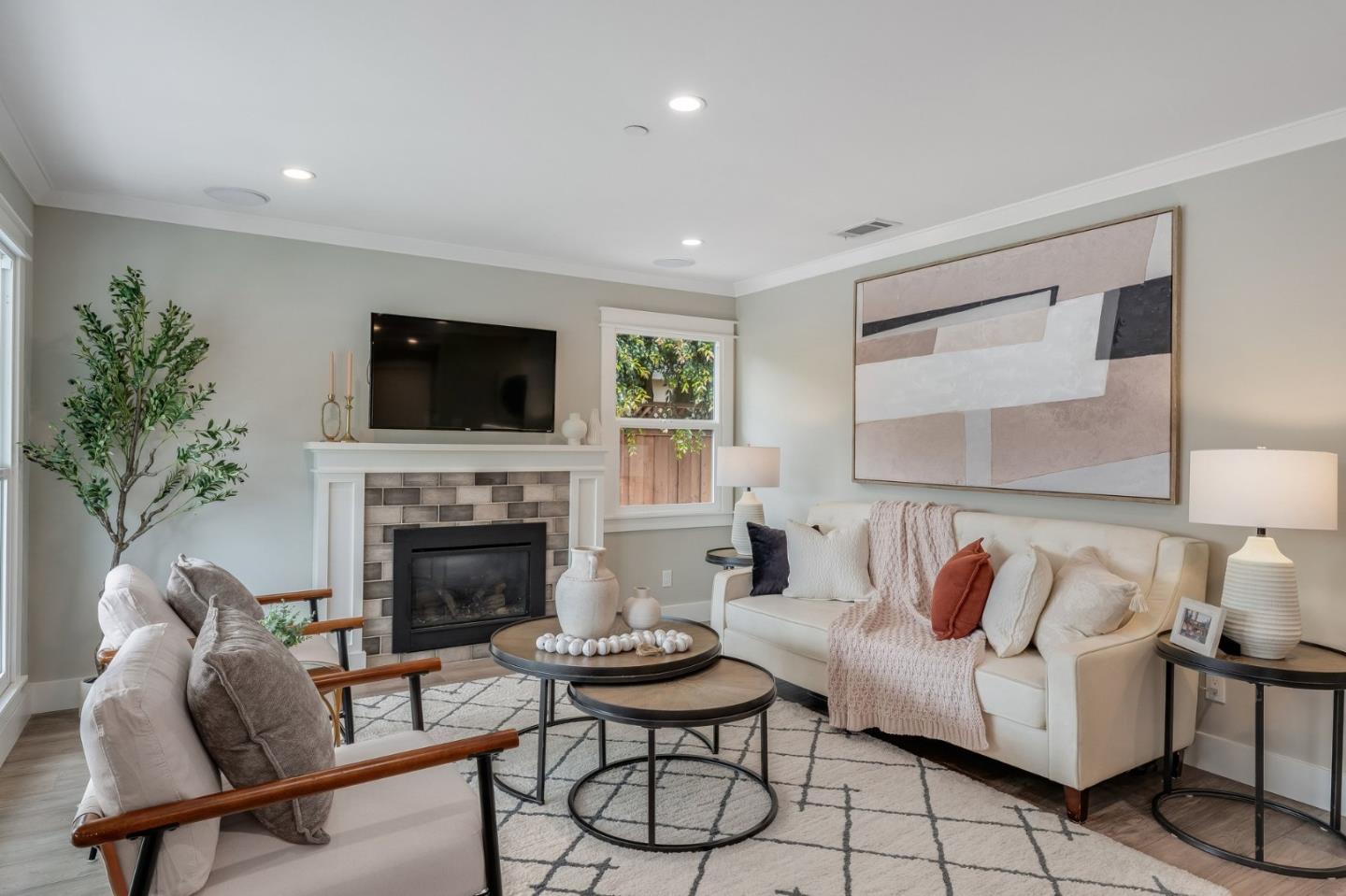 409 Poinsettia Avenue