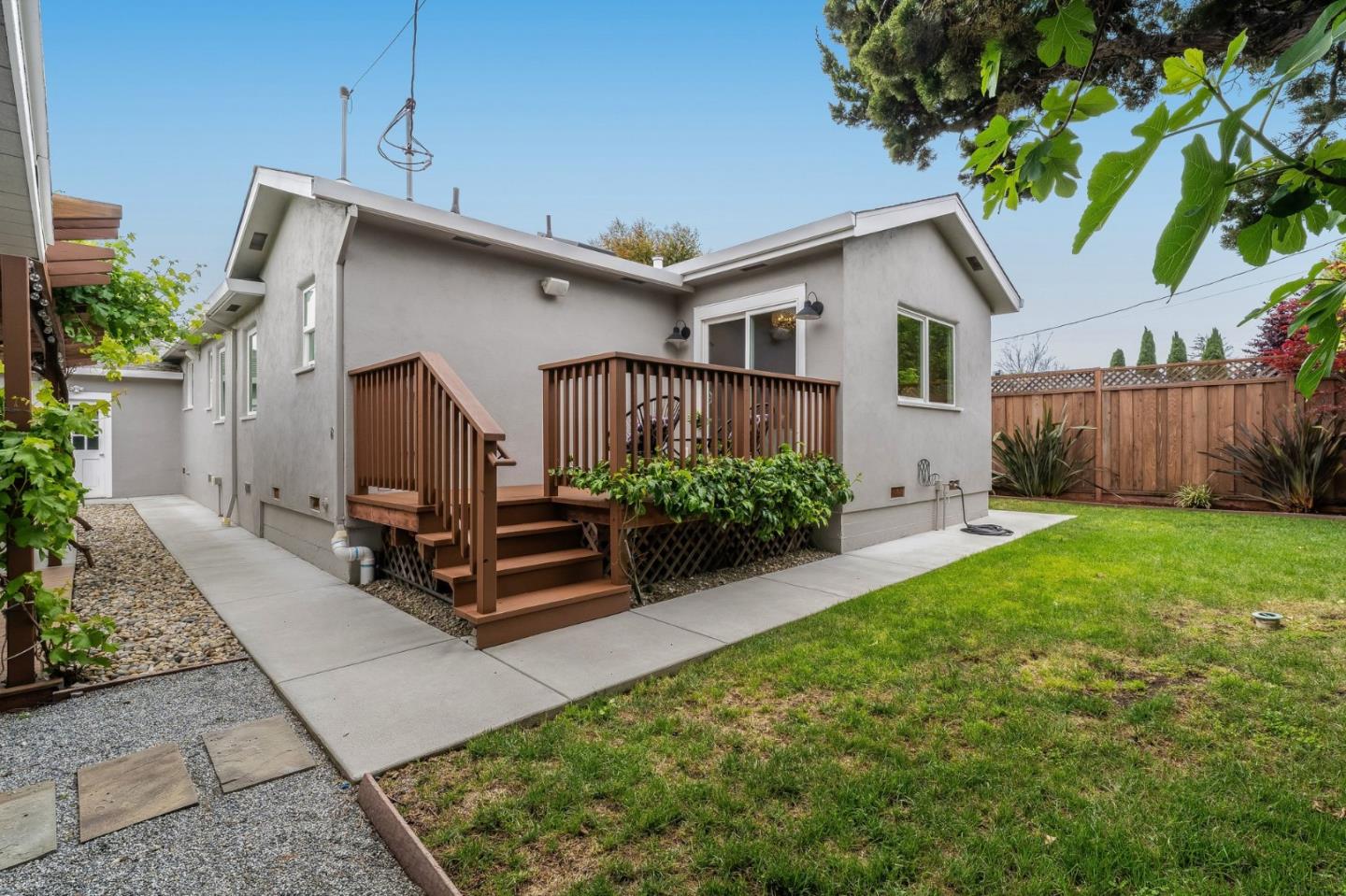 409 Poinsettia Avenue