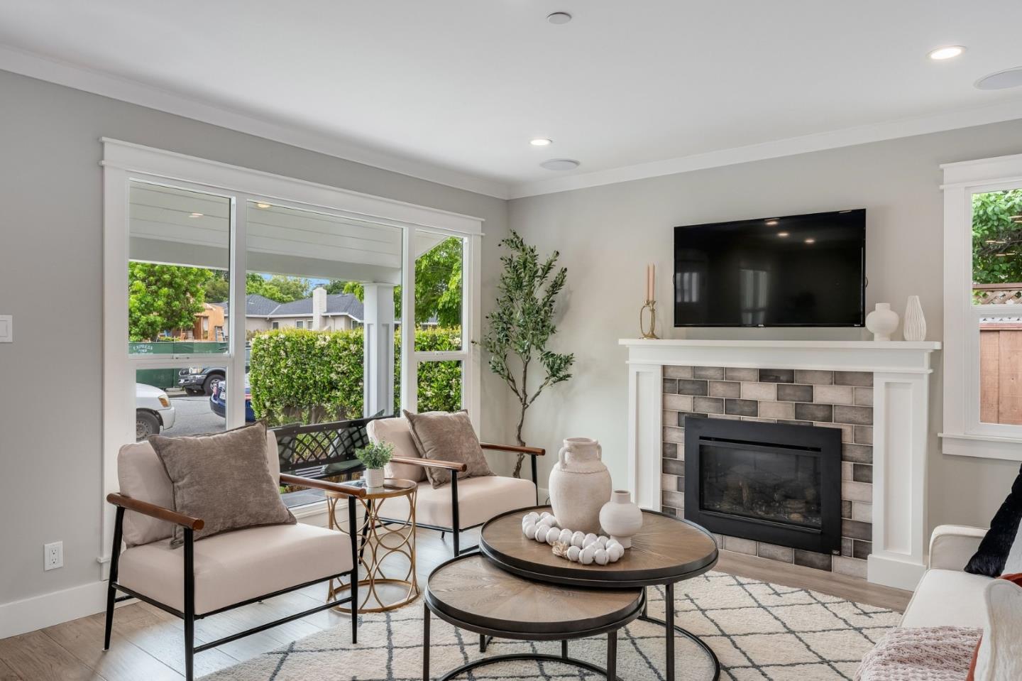409 Poinsettia Avenue