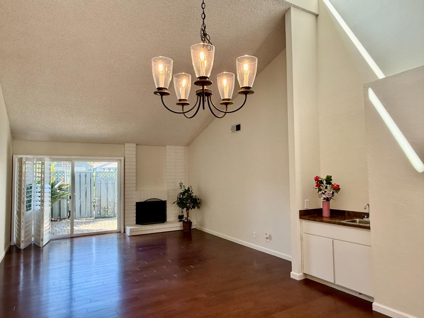 972 Diaz Lane