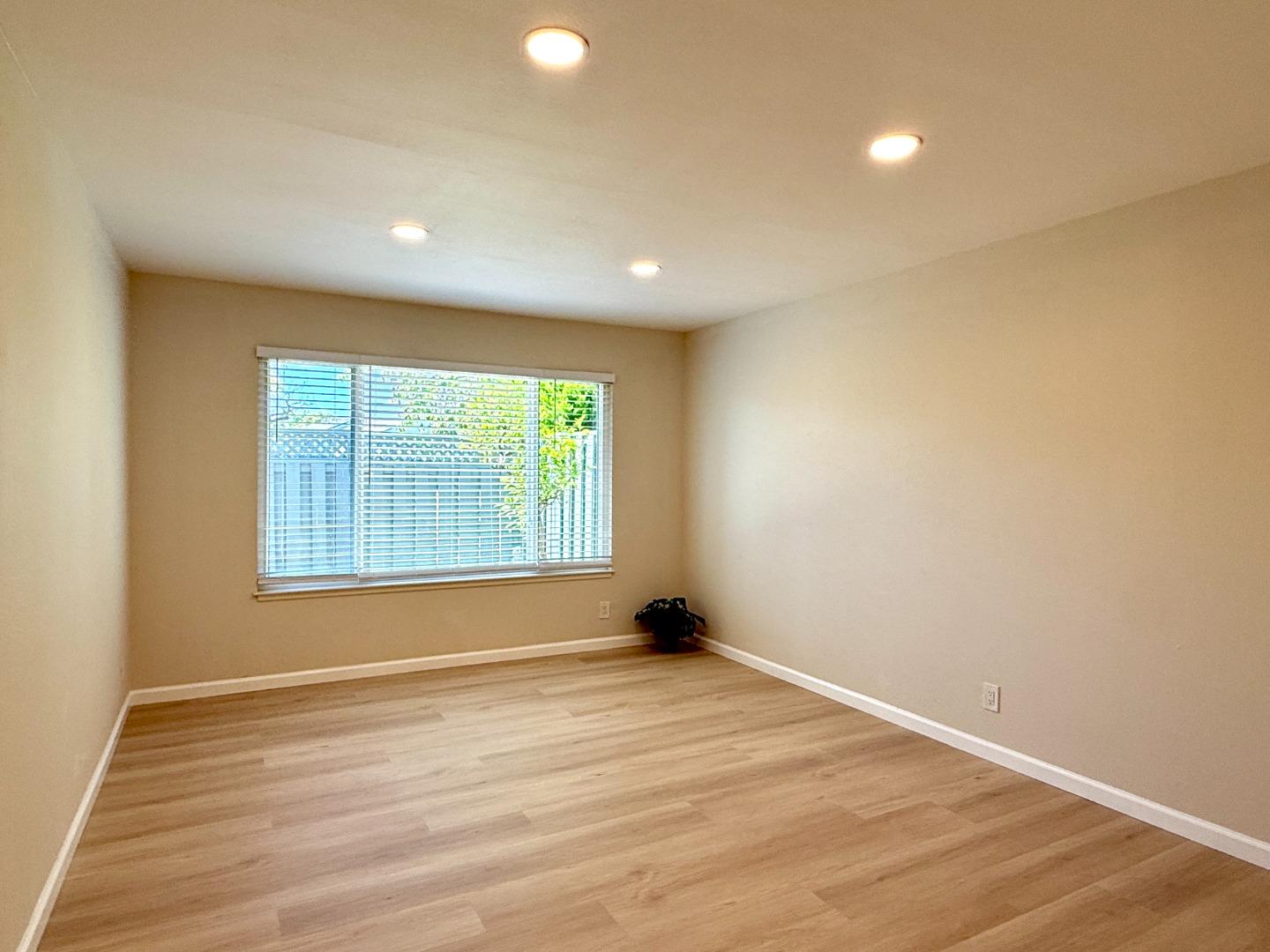 972 Diaz Lane
