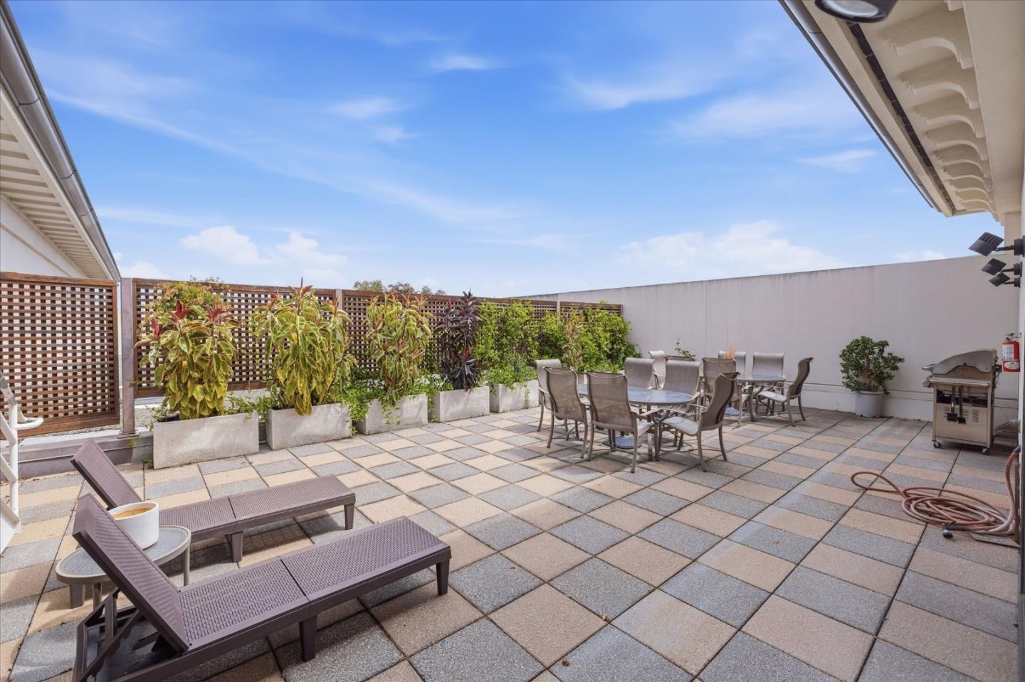 1000 Park Place H