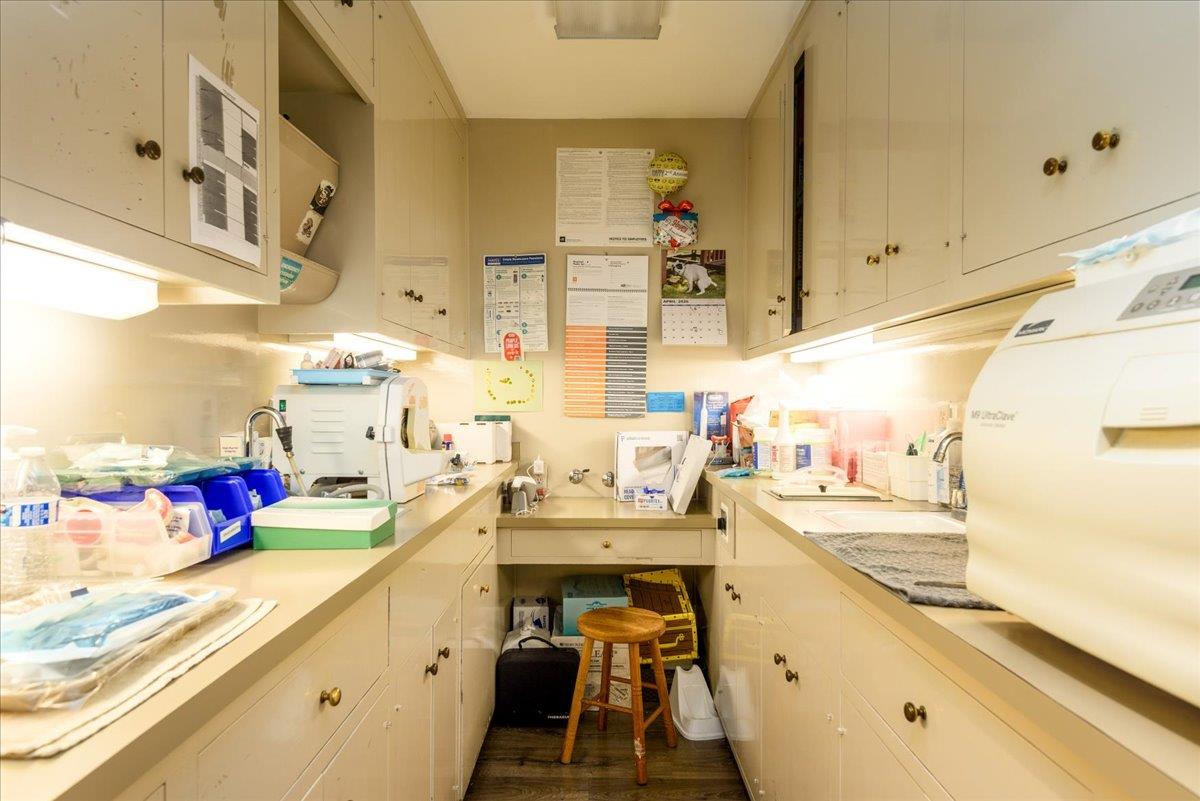 255 North San Mateo Drive Suite 2