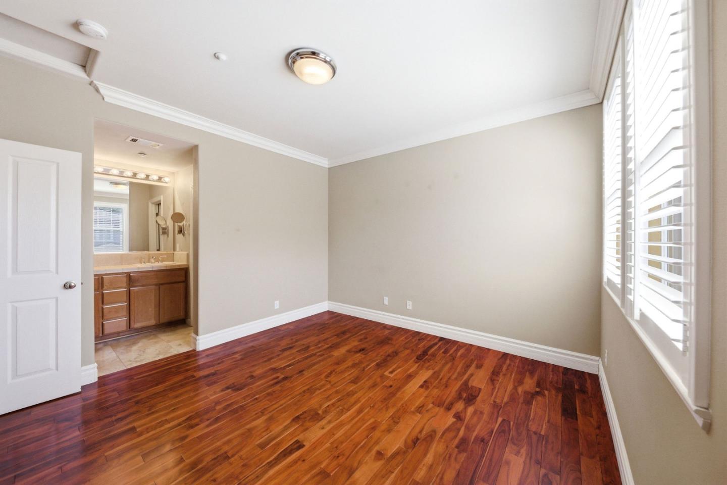 200 Live Oak Way 203