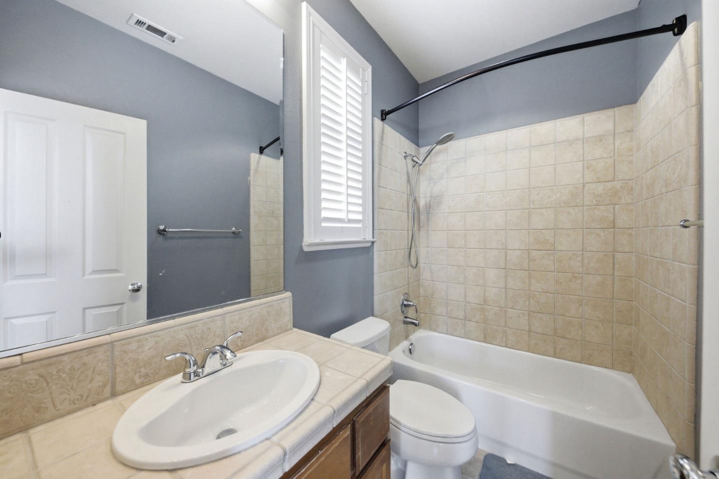 200 Live Oak Way 203