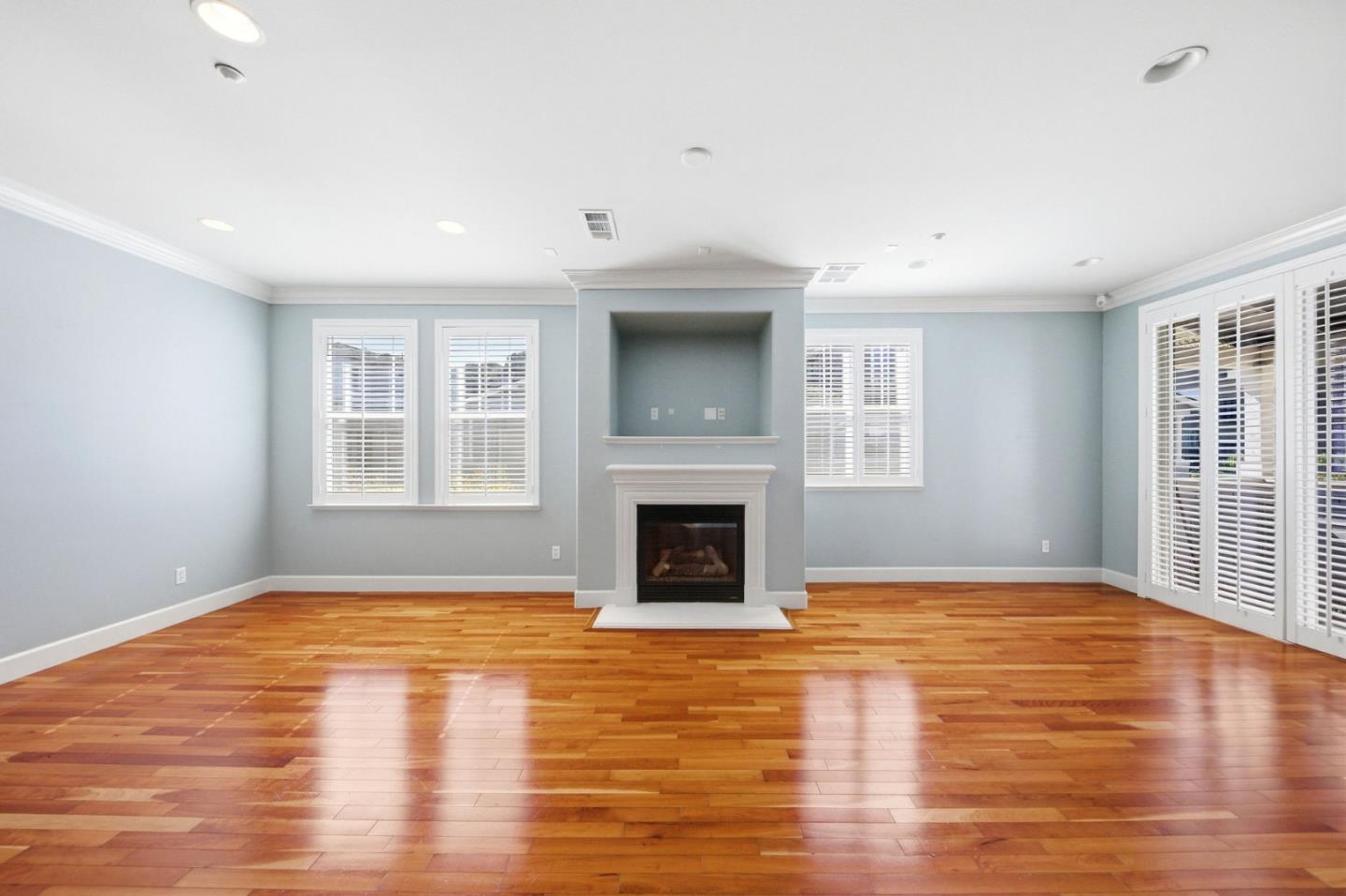 200 Live Oak Way 203
