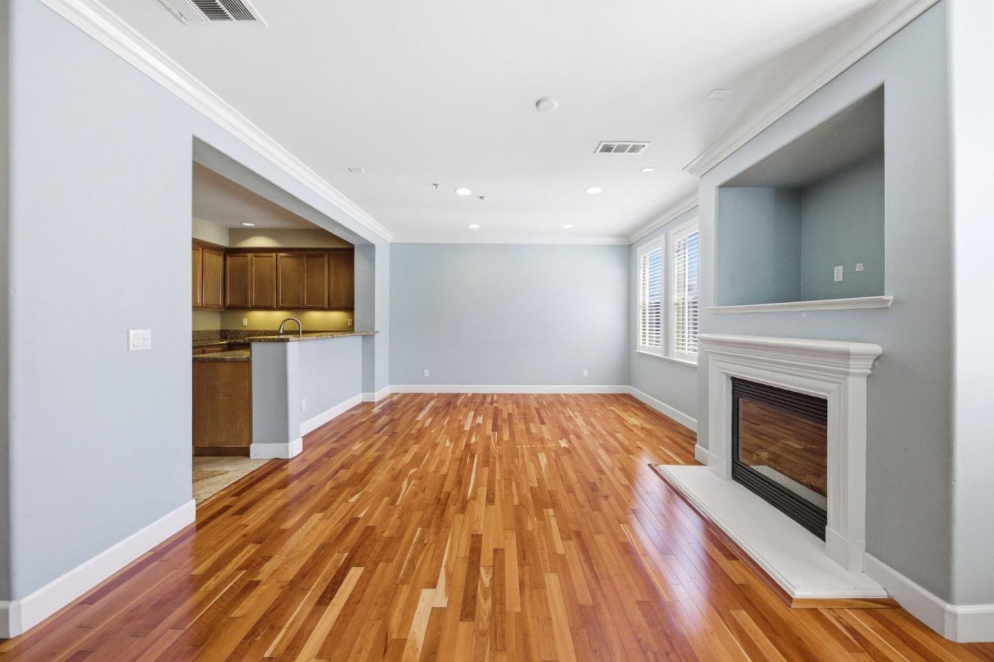 200 Live Oak Way 203