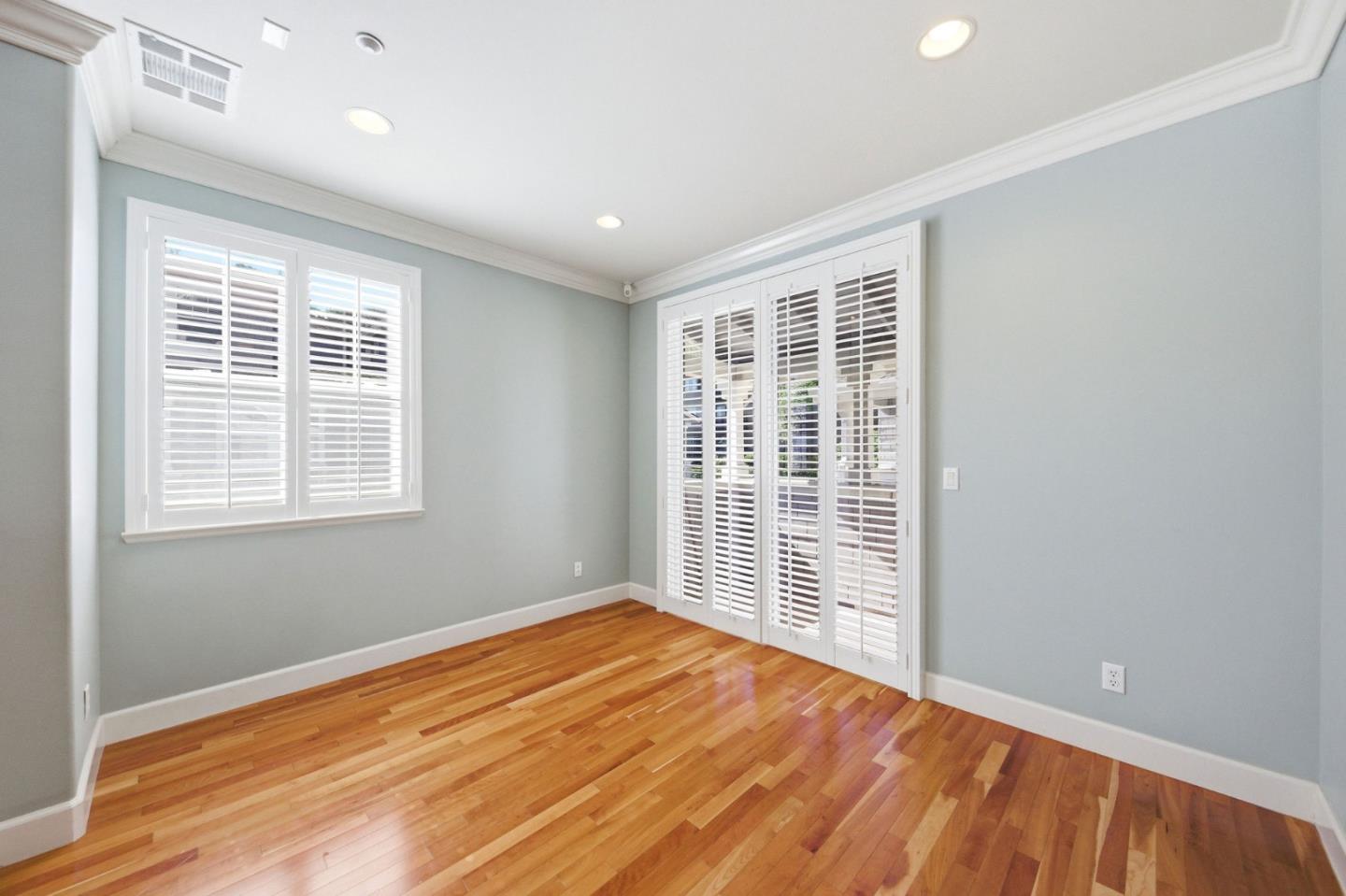 200 Live Oak Way 203