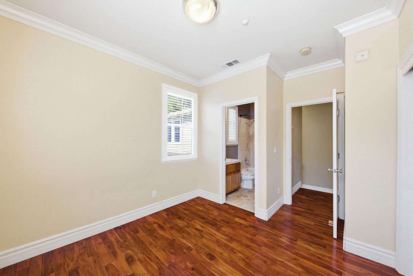 200 Live Oak Way 203