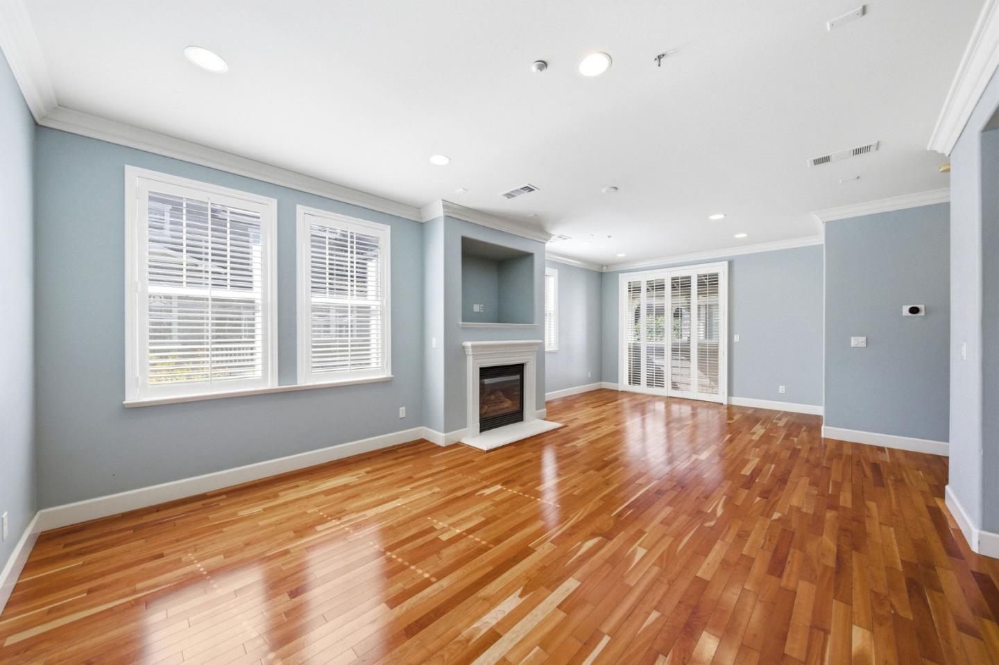 200 Live Oak Way 203