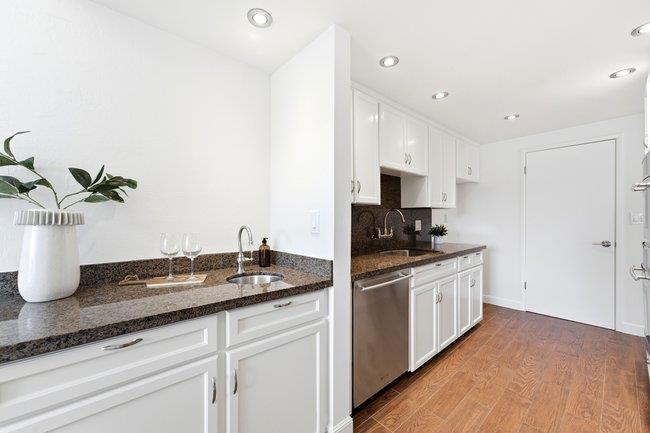 30 Mounds Road 402