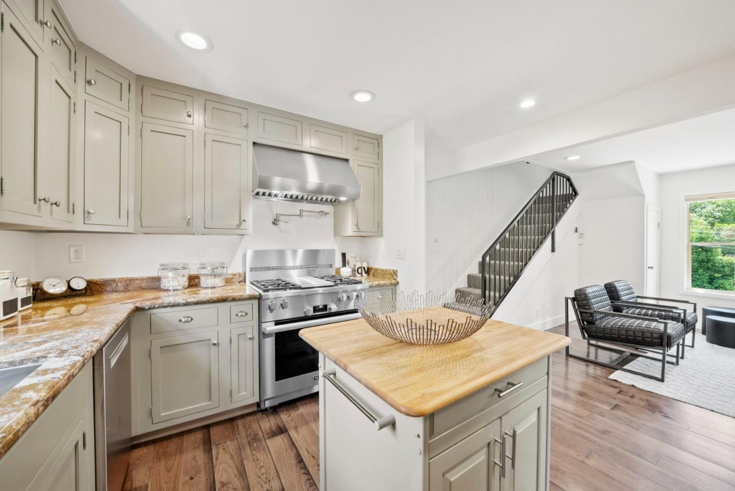 3307 Bay Court