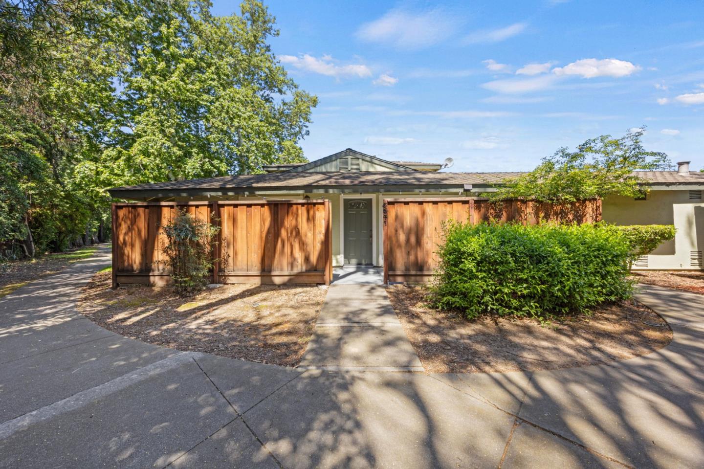 5641 Chestnut Common