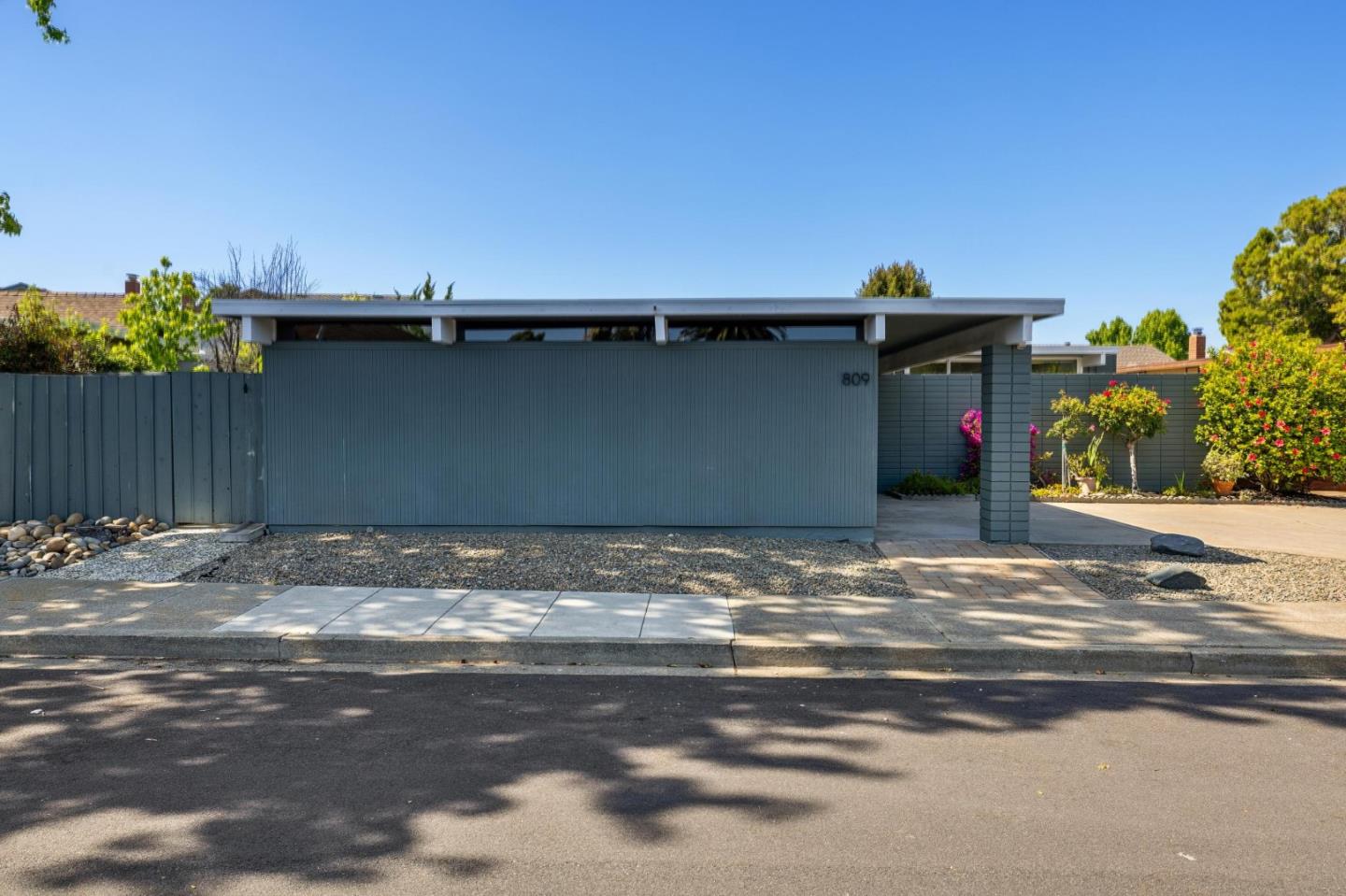 809 Constitution Drive