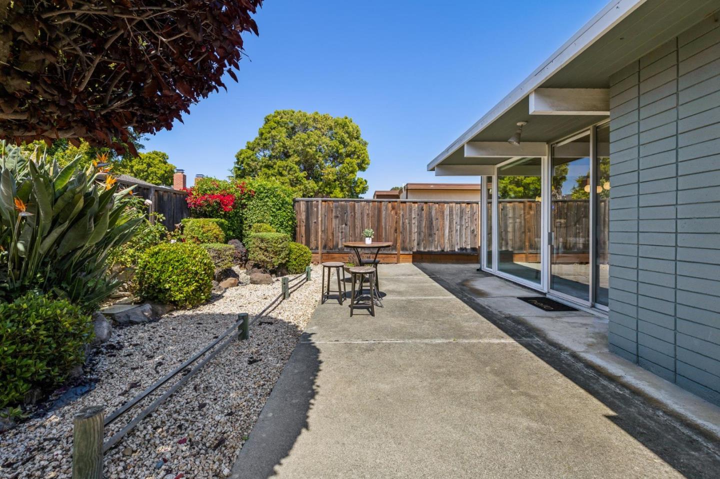 809 Constitution Drive