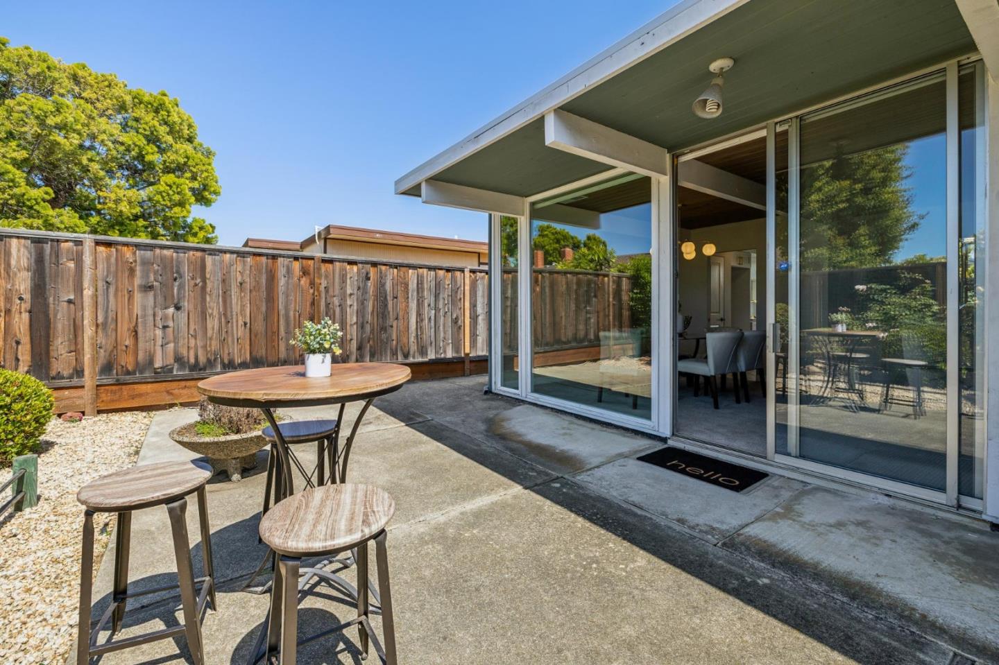 809 Constitution Drive